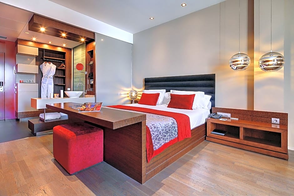 Olivia Plaza Hotel