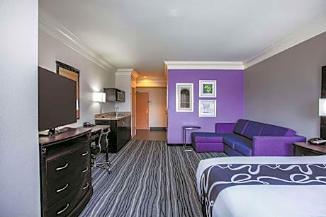 King Studio Suite - Non-Smoking