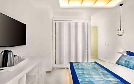 Family Room with Side Sea View