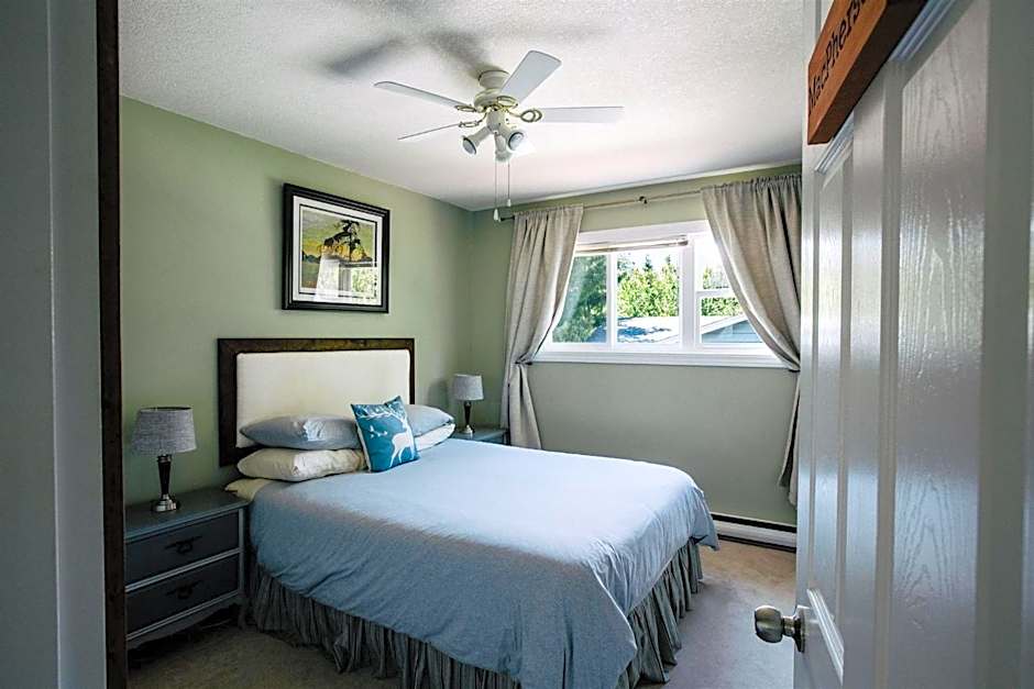 Photo 1 of 7 of Standard 1 Queen Bed