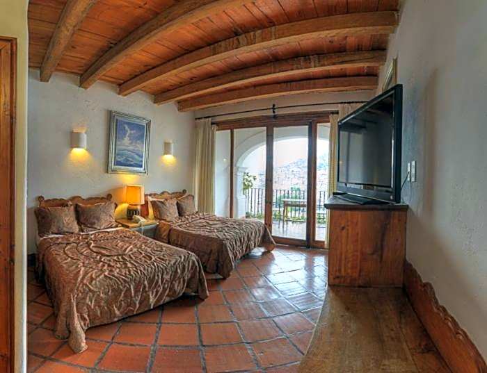 Posada de la Mision, Hotel Museo y Jardin