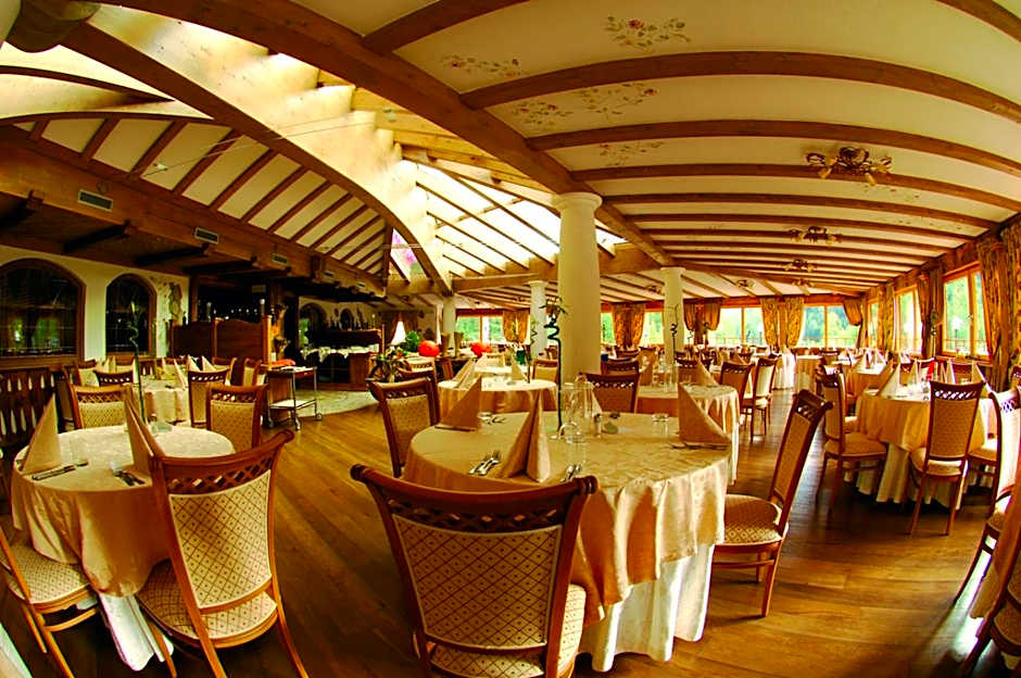 Hotel Shandranj
