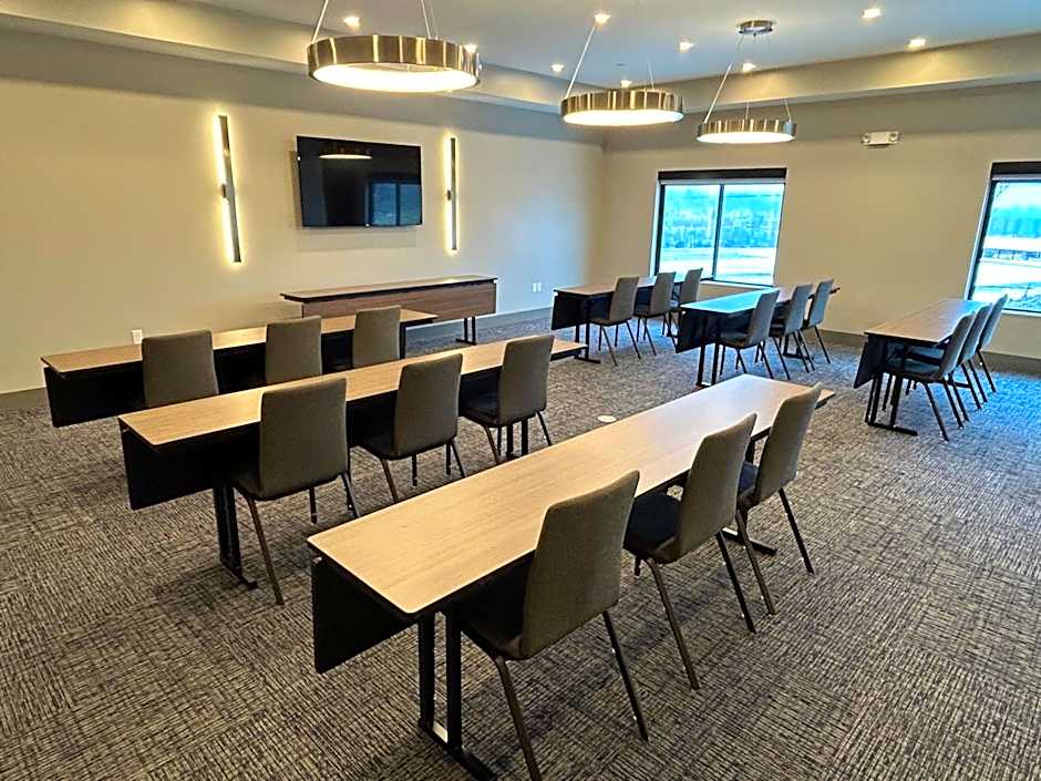 Best Western Plus Marquette Hotel & Suites