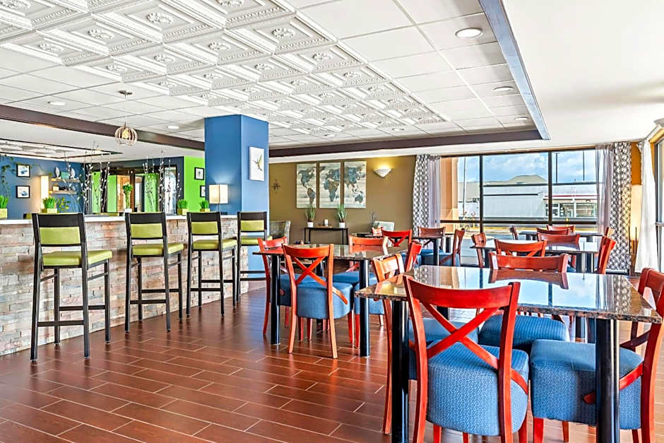 Quality Inn & Suites near Robins Air Force Base