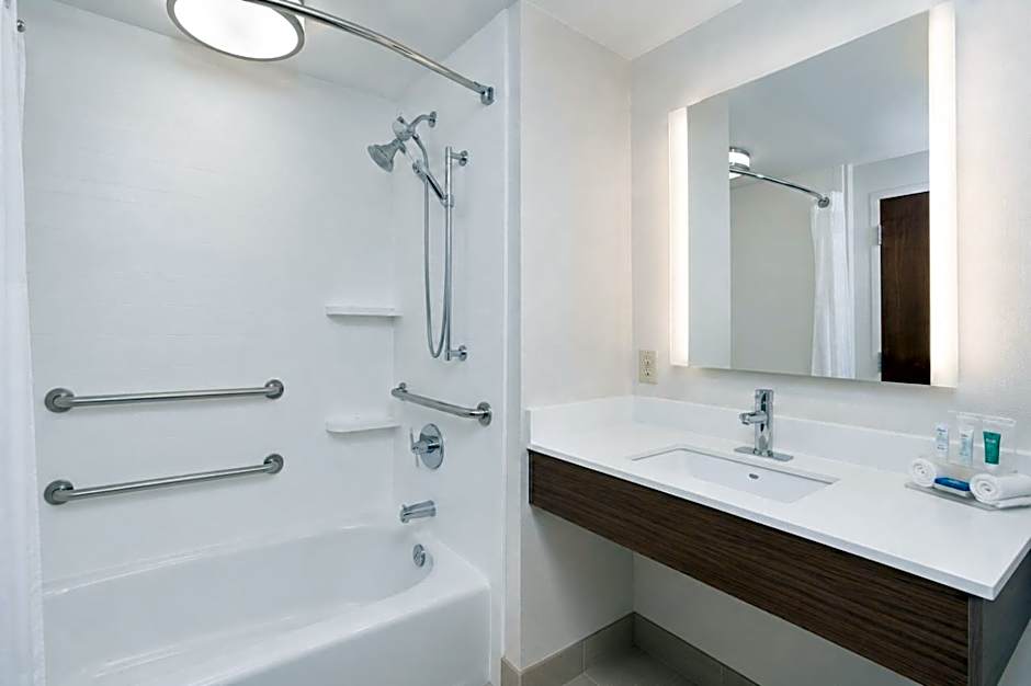 Holiday Inn Express & Suites Lebanon By IHG