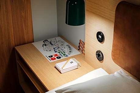 Economy Room (No Windows Hobo Sleeper) (1 Queen Bed)