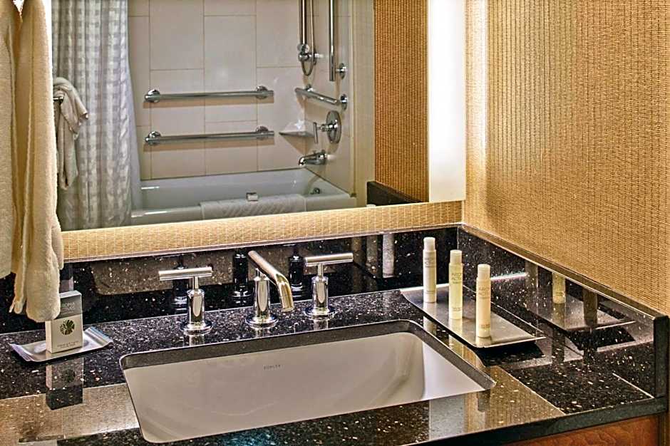 DoubleTree By Hilton Hotel Seattle Airport