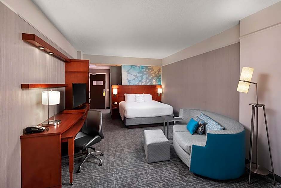 Courtyard by Marriott Greenville Downtown
