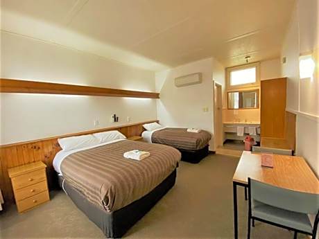 Triple Room with Garden View