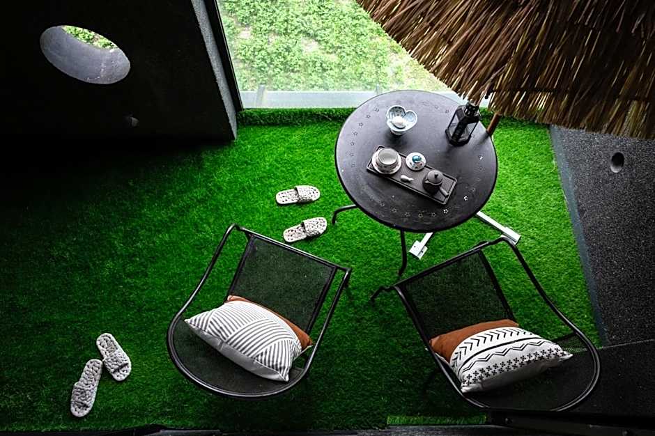 Noir Home
