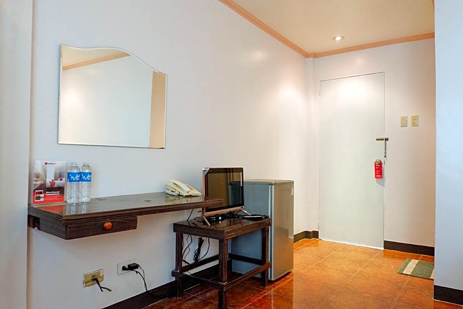 RedDoorz near Maribago Barangay Hall