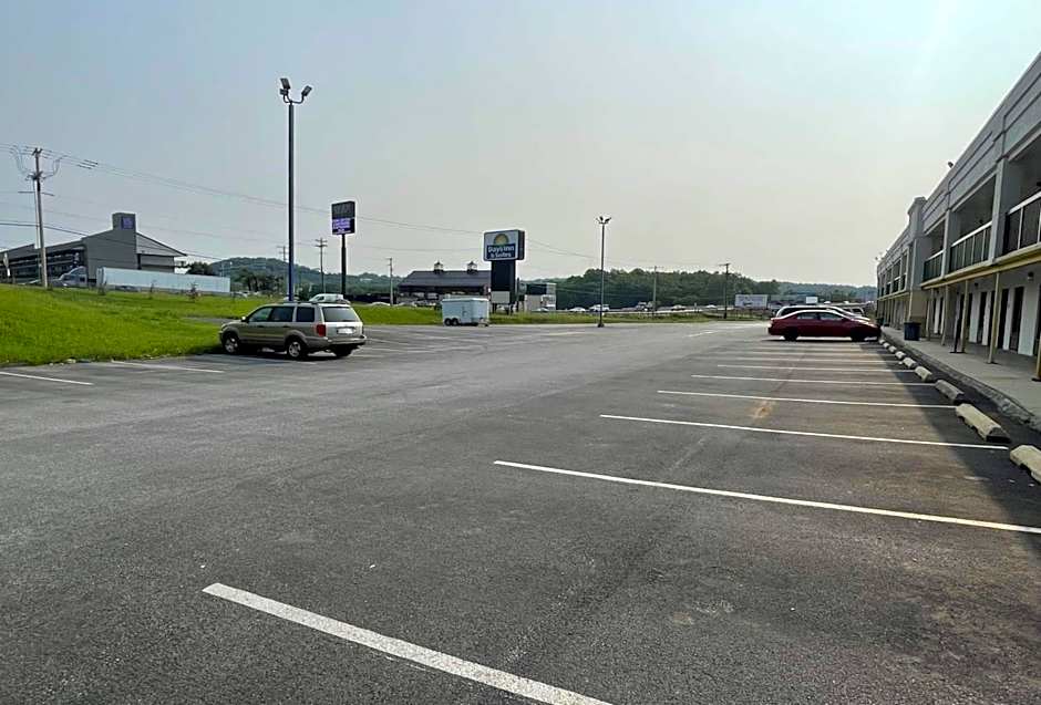 Days Inn & Suites by Wyndham York