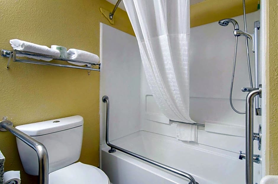 Quality Inn Merriam Kansas City