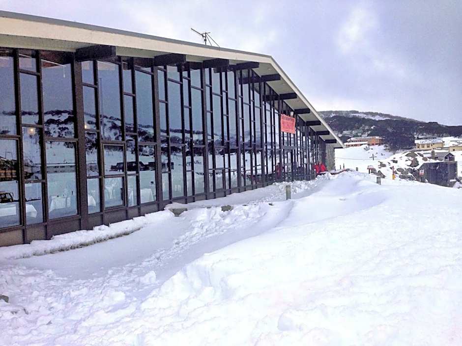 The Man from Snowy River Hotel