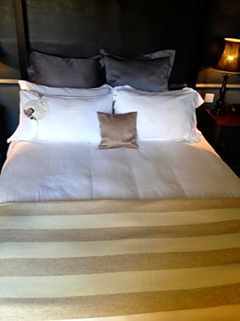 Bridal Suite with Four Poster Bed