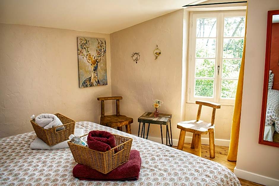 Foto 1 dari 17 — LES NOISETIERS-Double-Traditionelle-Vue sur Parc-SDB privée avec douche