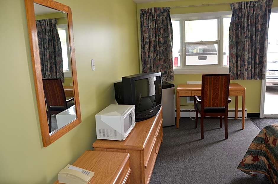 Photo 1 of 4 of Standard 2 Double Beds