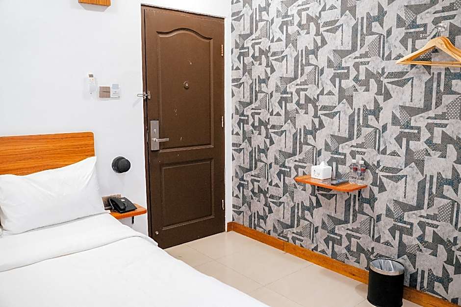 Chola Inn At Nagoya Hill Batam Mitra RedDoorz – Batam Island, SC