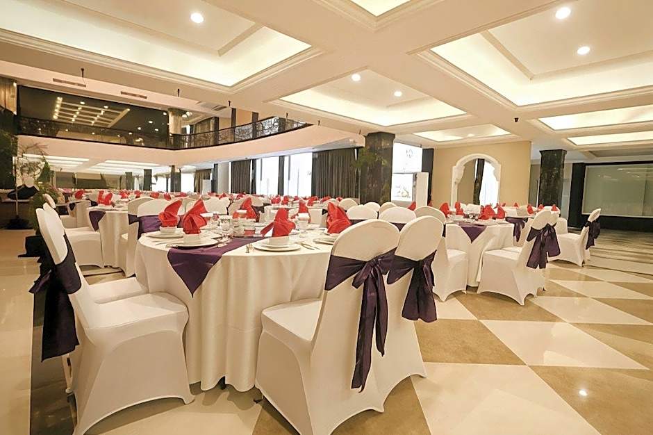 Adhiwangsa Hotel And Convention Hall