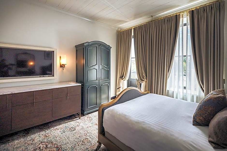 The Charmant Hotel