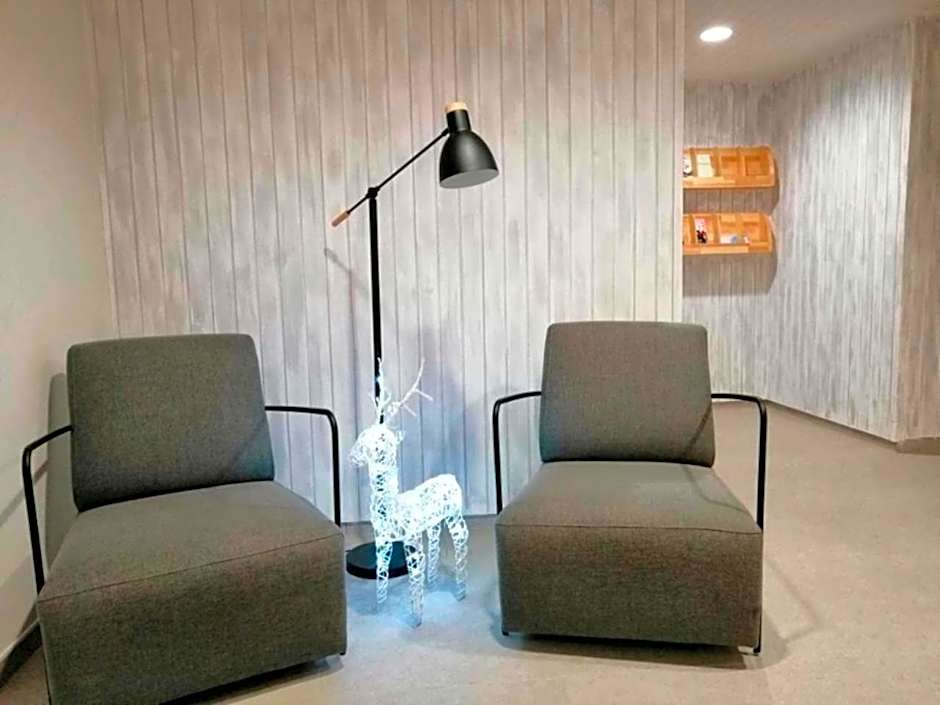 Apartamentos Midi 3000