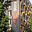 Hugo Apartment Hotel