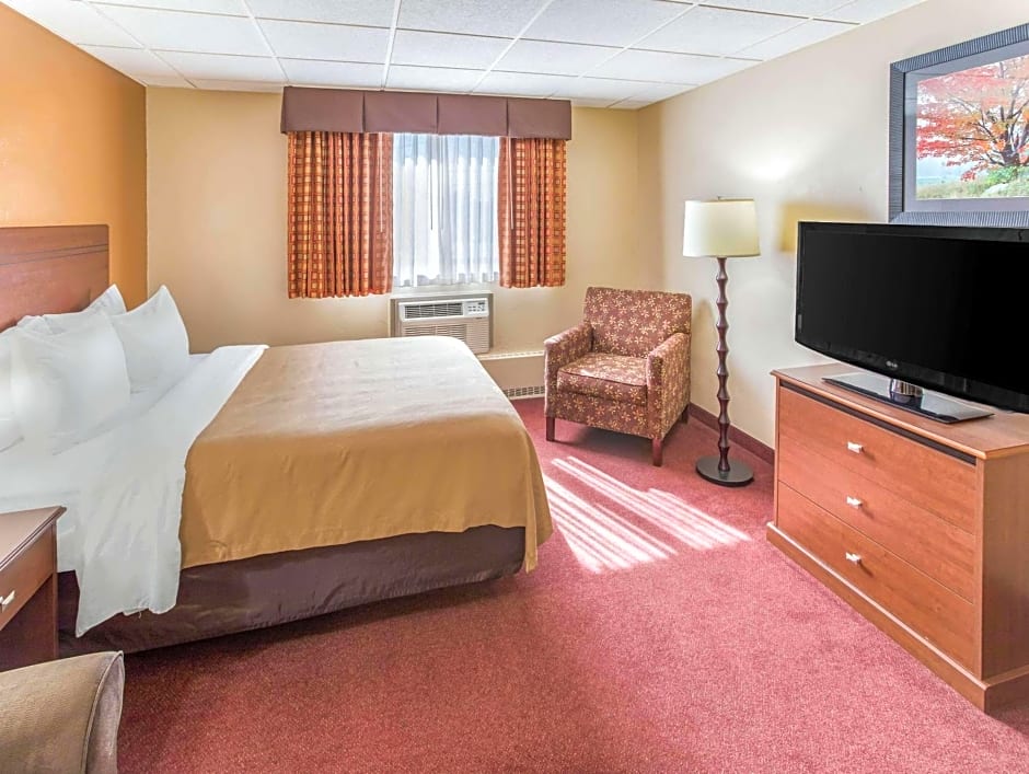 Quality Inn & Suites Downtown