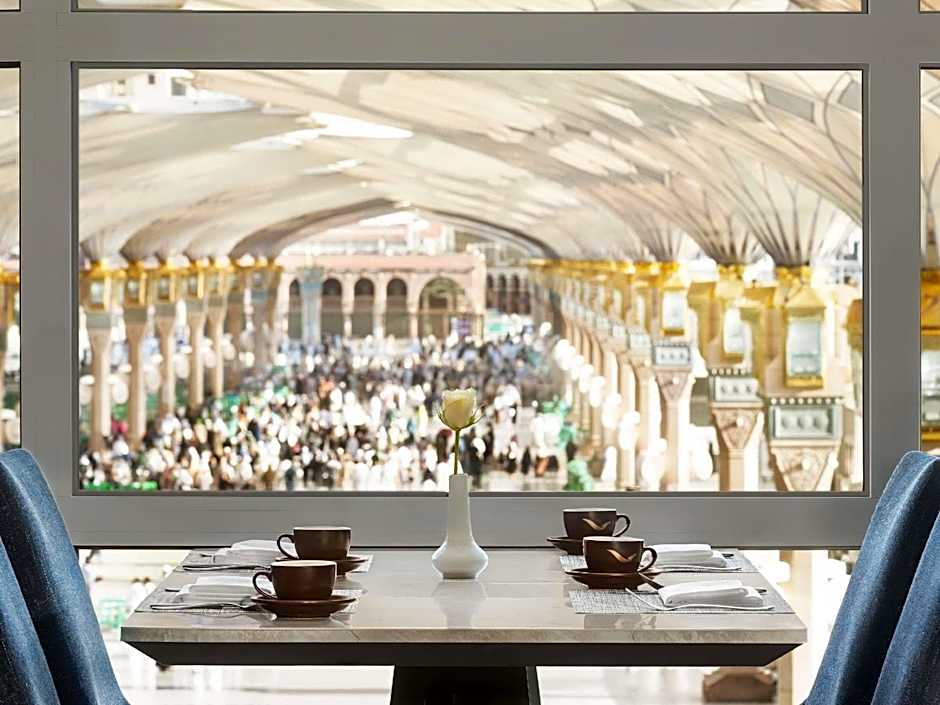 Anwar Al Madinah Movenpick Hotel