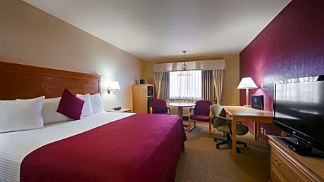 1 King Bed, Non-Smoking, Wireless High-Speed Internet, Coffee Maker, Iron And Ironing Board, Hairdryer, Full Breakfast