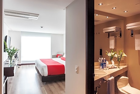 Suite-1 King Bed Nsmk Ovrszd Wifi Jacpk Aircon Soundp Full Breakfast