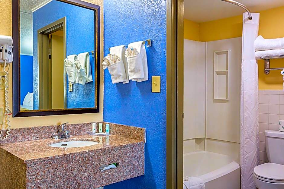 Quality Inn & Suites Near Six Flags East