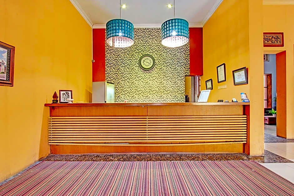 Super OYO Capital O 93240 Candra Dewi Hotel