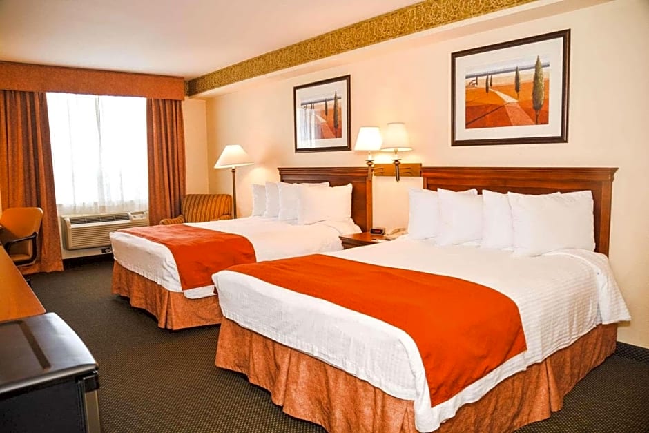 Country Inn & Suites by Radisson, London South, ON