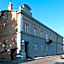 Qbatura Cafe & Hotel