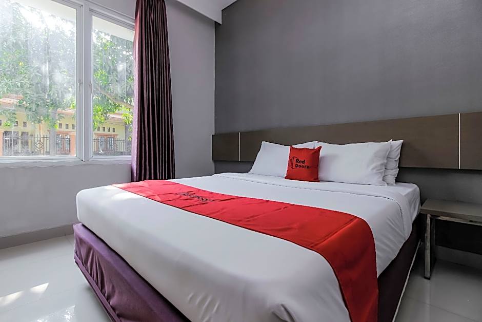 RedDoorz near Goa Sunyaragi