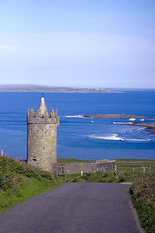 Aille River Tourist Hostel and Campsite Doolin