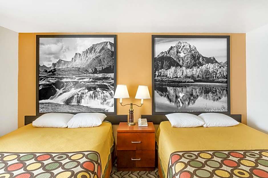 Super 8 by Wyndham Diamondville Kemmerer