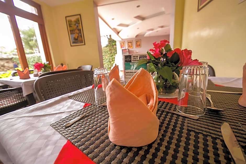 Meltonia Luxury Suites