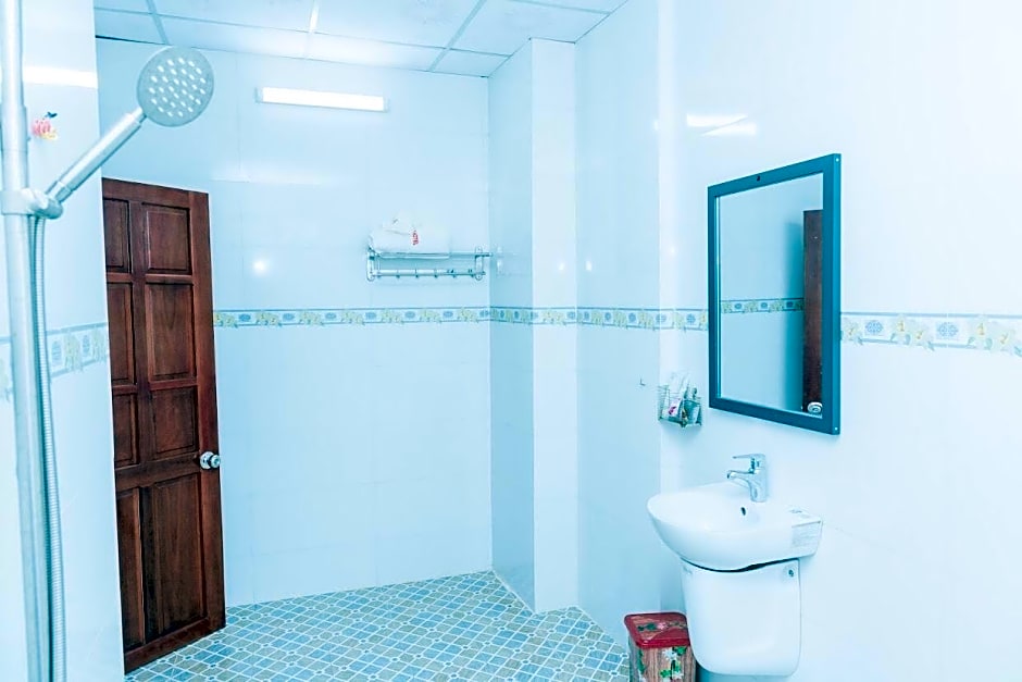 Khách sạn Ngọc Thủy LaGi