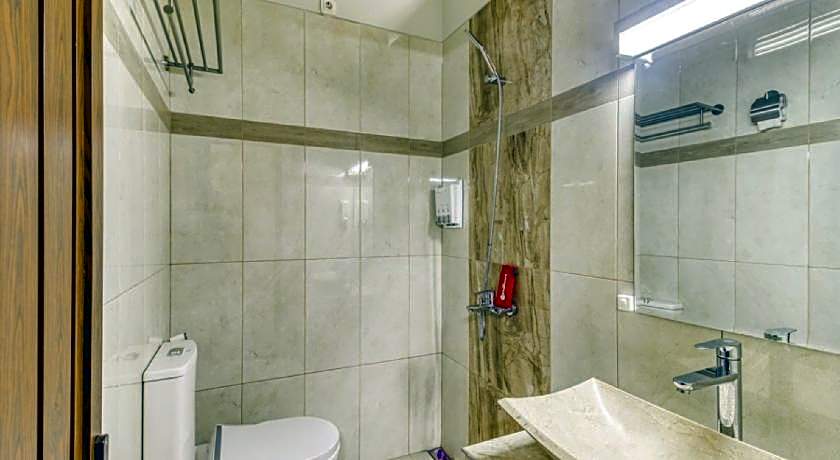 RedDoorz Plus near Gembira Loka Zoo 2