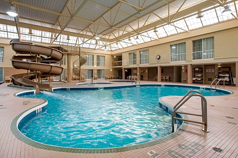 Clarion Hotel Suites Brandon Canada Rates From Cad88