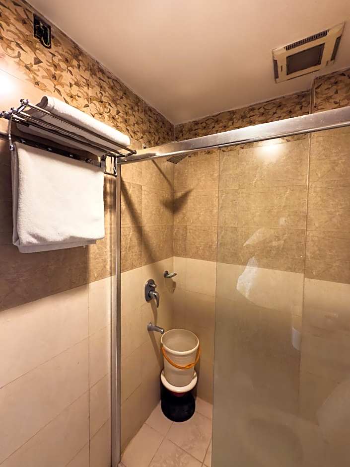 Hotel Royal Palm - A Budget Hotel in Udaipur
