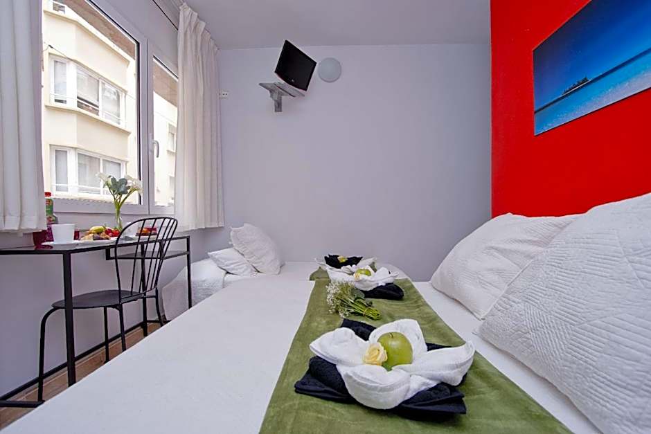 Barcelona City North Hostal