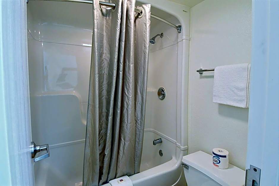 Motel 6-Tewksbury, MA - Boston