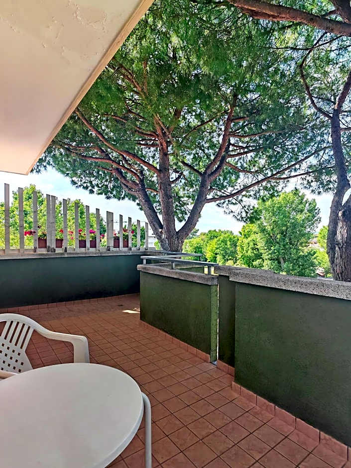Hotel Etna - Hotel per Coppie e Famiglie con Parcheggio e Spiaggia