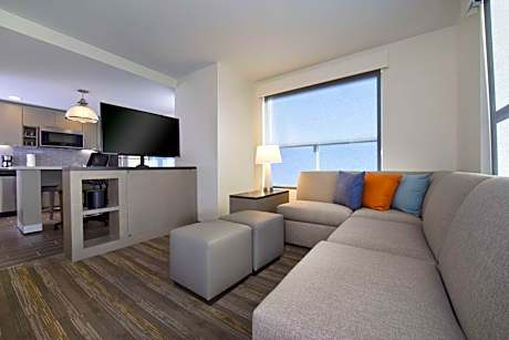 One Bedroom Kitchen Suite with Two Queen Beds and Sofa Bed