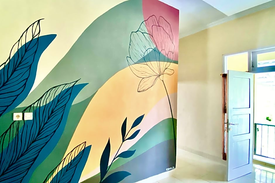 RedDoorz Syariah near Universitas Mercu Buana Kamp