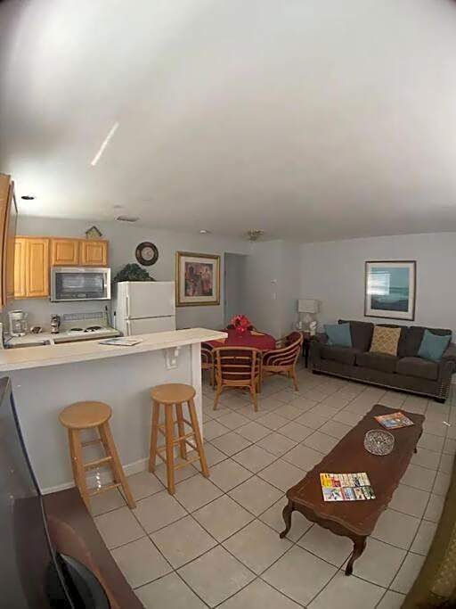 Private Two-Bedroom 5 -Directly across from Beach