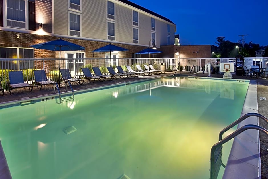 Hampton Inn & Suites - Cape Cod / West Yarmouth