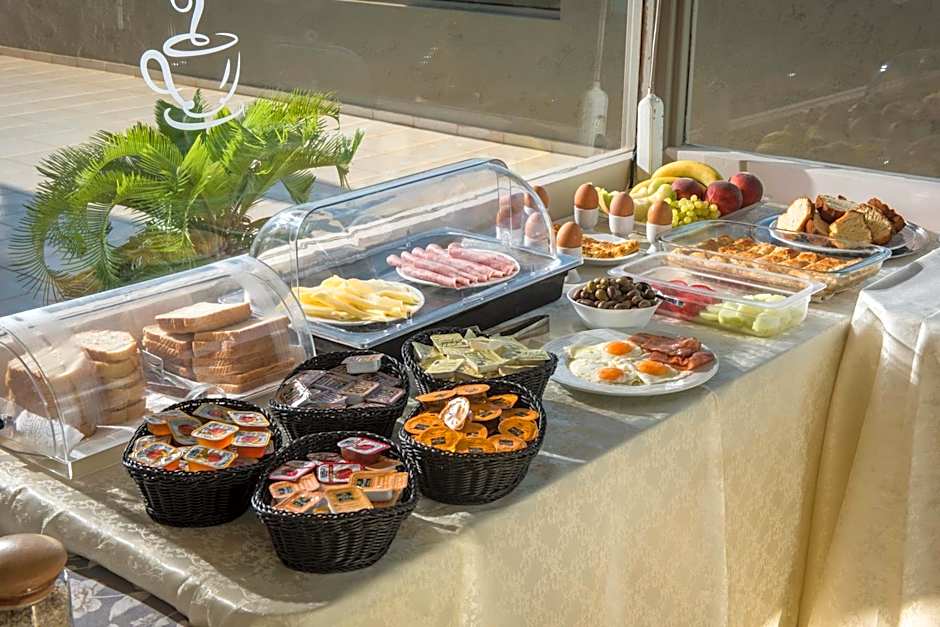 Thania Seaside Smotel - Adults Only